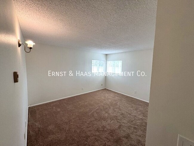 Building Photo - 242 1/2 Belmont Ave.-