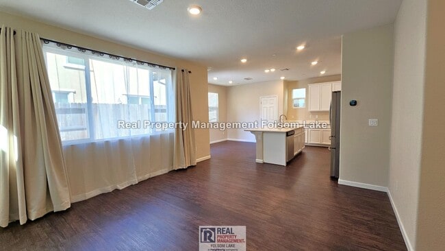 Building Photo - 3 bed 2.5 bath Home | Folsom Ranch - Gated Community | Walk to Dining & Coffee