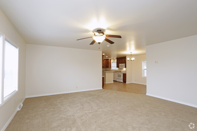 3BR - Living Room - Forest Park Village