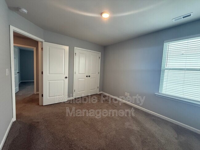 Building Photo - 658 Cupota Dr