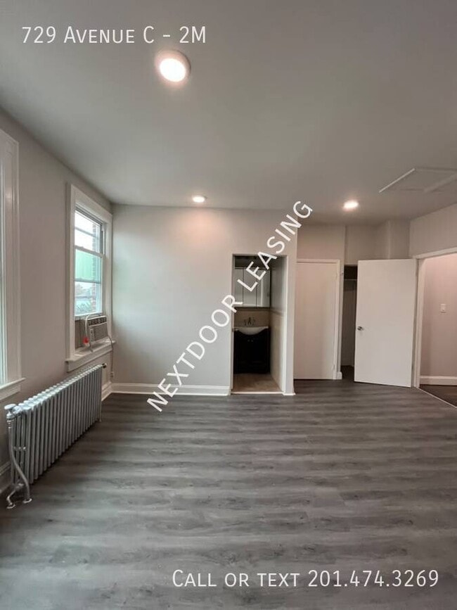 Building Photo - 729 Avenue C