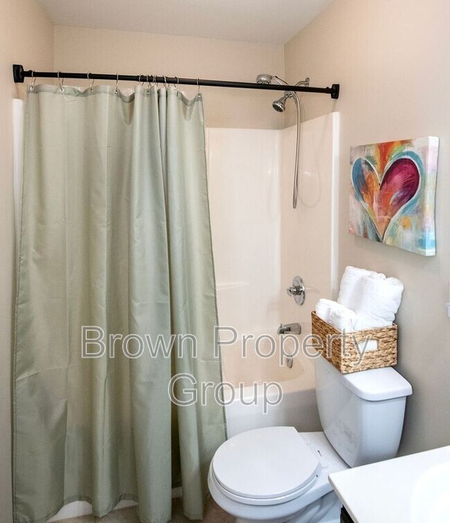 Building Photo - 2033 Gray Goose Loop