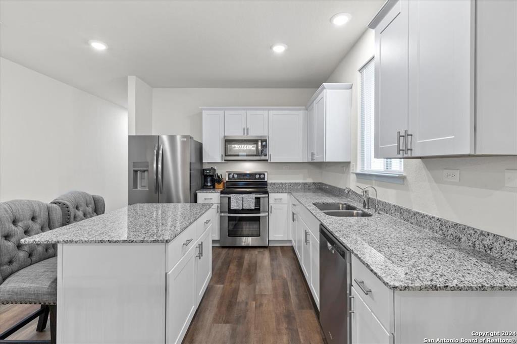 Building Photo - 808 Beacon Hts