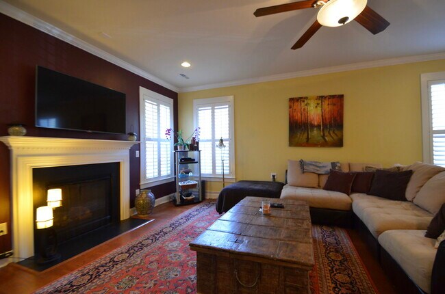 Building Photo - 1811 Luna Ct