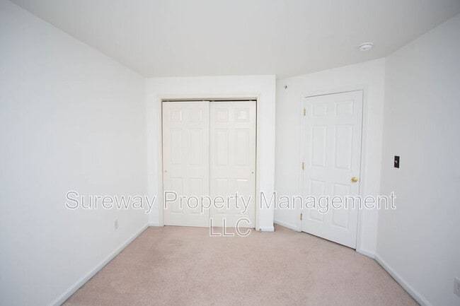 Building Photo - 15 Fawn Ct