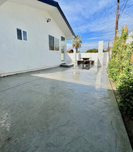 Building Photo - 7532 Beck Ave