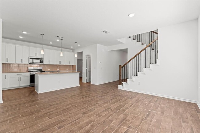 Building Photo - 14377 Cedar Shadow Dr