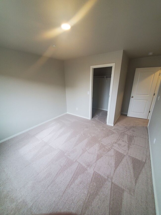 Building Photo - Updated and Bright 3 Bedroom Townhouse in Greeley!