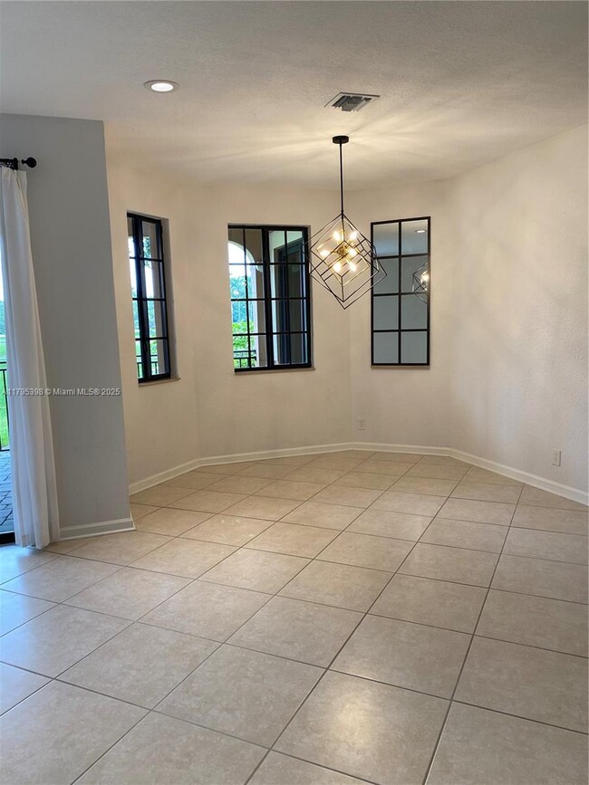 Building Photo - 2697 Center Ct Dr