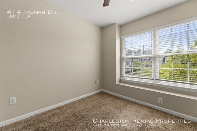 Building Photo - 414 Truman Dr