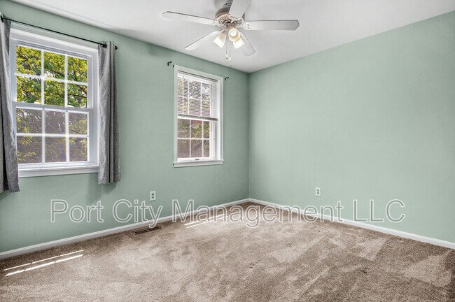 Building Photo - 2110 E Fairmount Ave