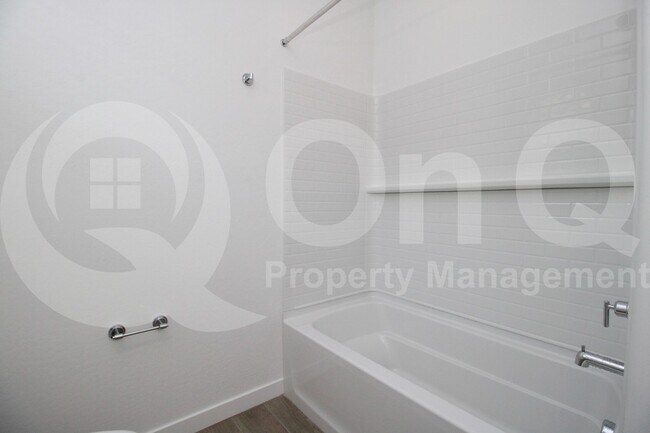 Building Photo - 23097 E Saddle Way