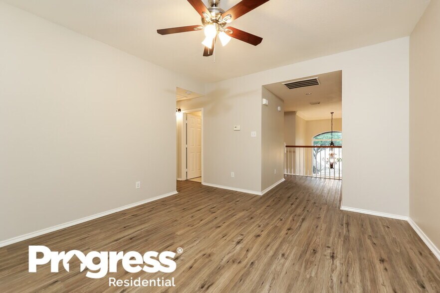 Building Photo - 8835 Vista Springs Dr