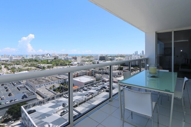 Building Photo - 1900 Sunset Harbour Dr