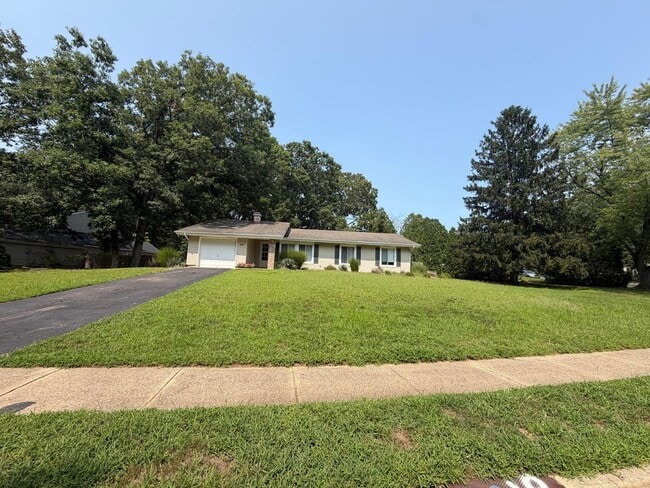 Building Photo - 28 Cambridge Dr