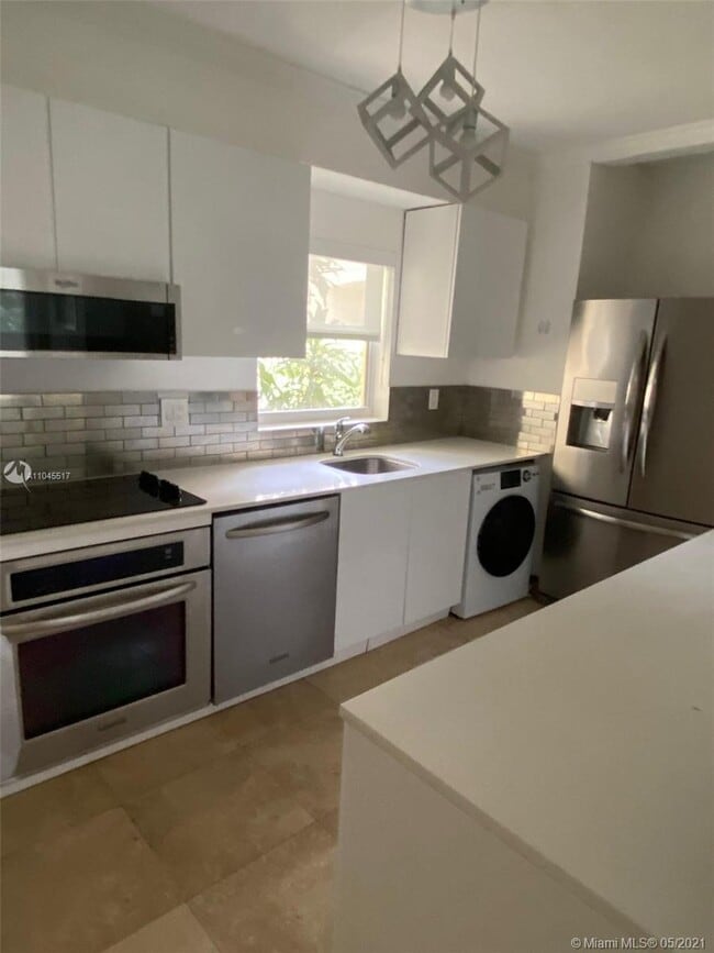 Building Photo - 32 Camden Dr