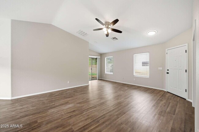 Building Photo - 4128 E Copper Rd