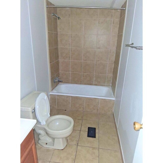 Building Photo - 2367 Parrott Dr