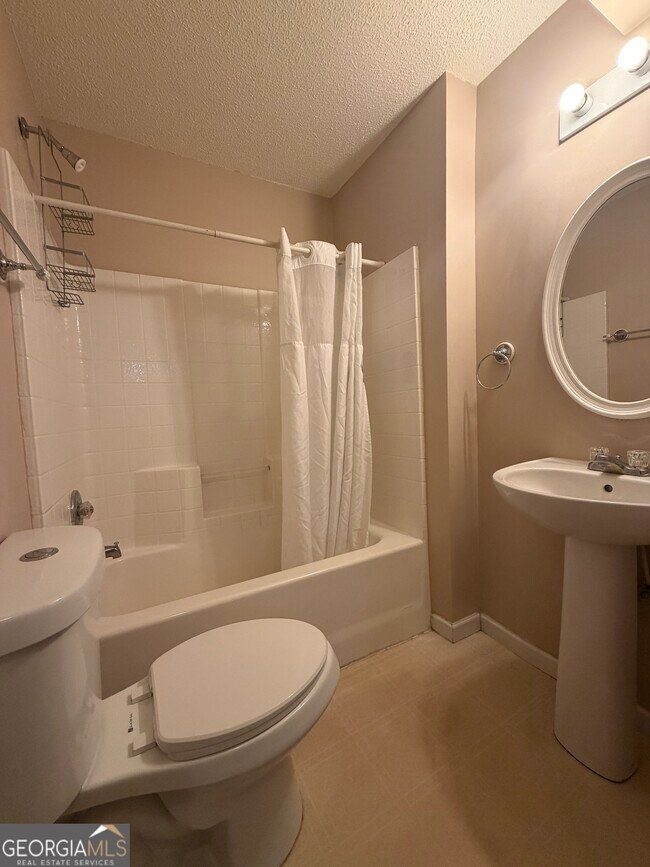 Building Photo - 4951 Martin Farms Rd