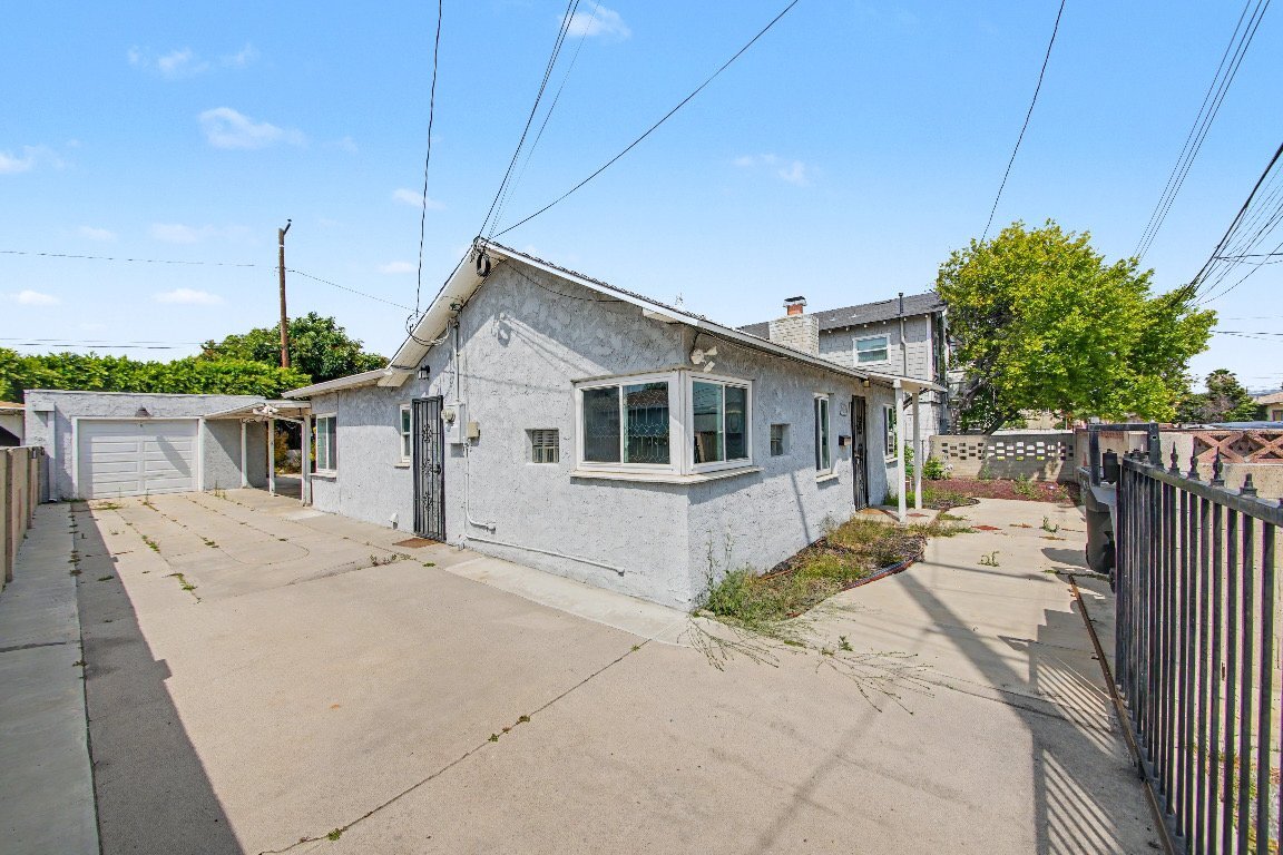 Building Photo - 445/2 E Alisal St