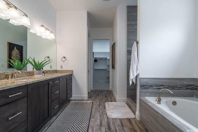 Building Photo - PETS ALLOWED!  Spacious & Modern 3-Bedroom Home for Rent Near Sand Hollow Reservoir