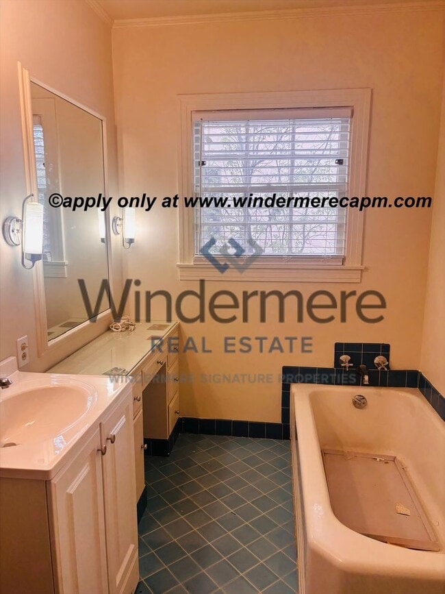 Building Photo - Charming Curtis Park Home with Detached Bonus Room — 3 Bed, 1.5 Bath