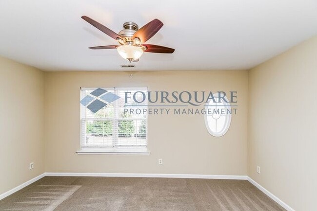 Building Photo - Spacious 2-Bed / 3.5-Bath Townhome with Ha...