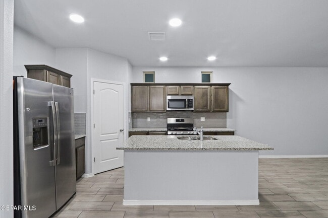 Building Photo - 12257 Desert Vista Ave