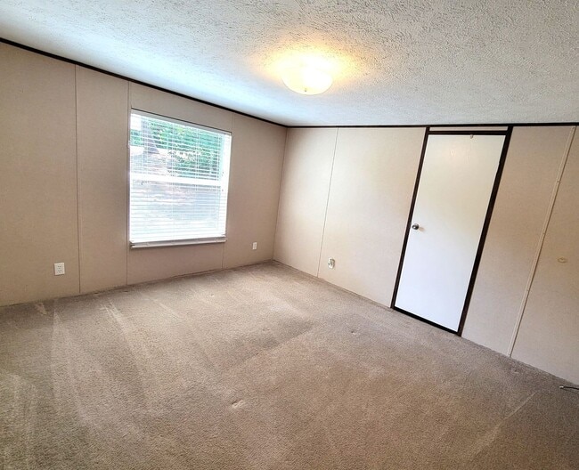 Building Photo - Peaceful country-style - 2 Bedroom, 2 Bath Private Home