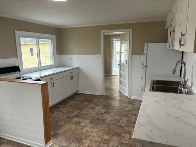 Building Photo - 5004 Macon Hwy