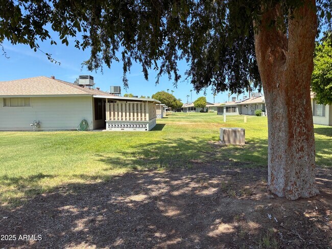 Building Photo - 10120 W Kingswood Cir