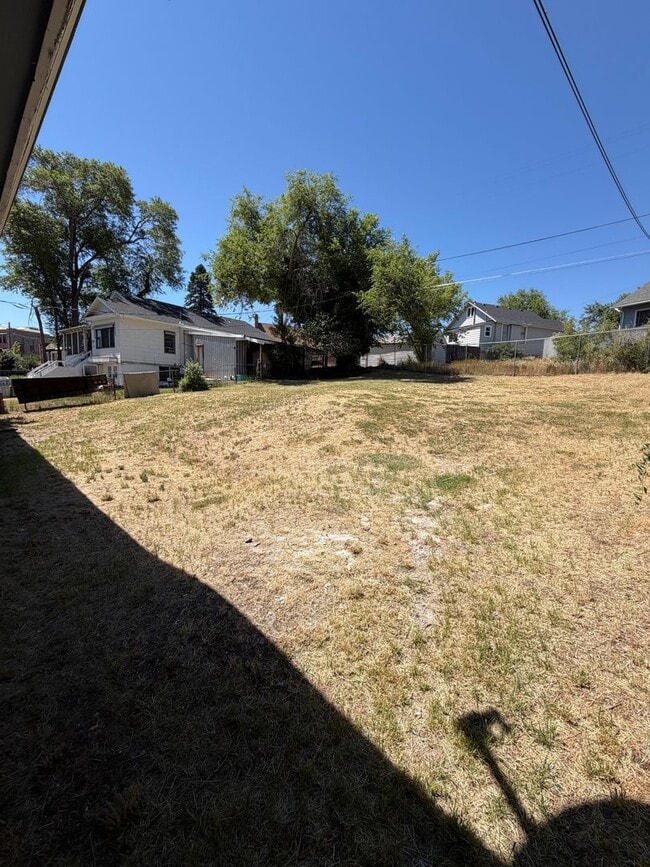 Building Photo - 2.2. miles to Sky Lakes Medical Center and Oregon Institute of Technology, 2bdrm 1 bath duplex