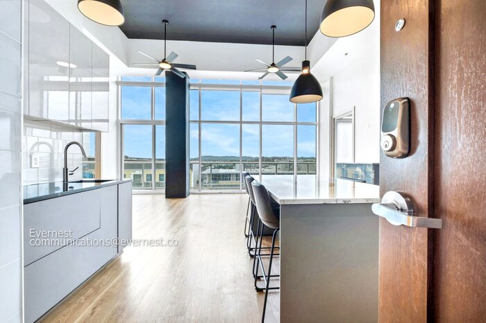 Building Photo - 1154 Division St