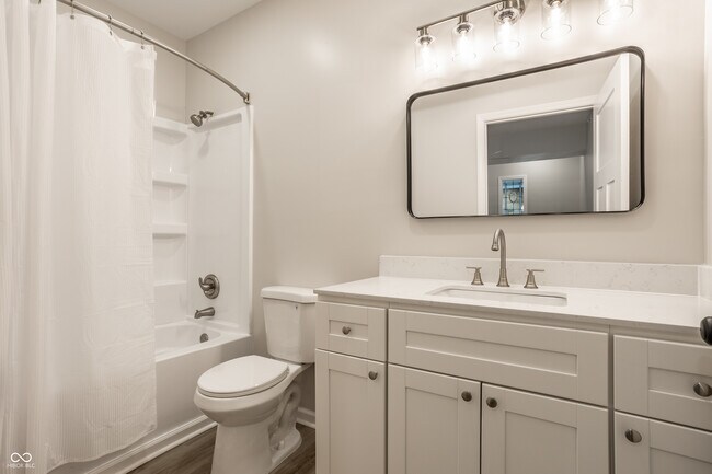 Building Photo - 104 W Main St