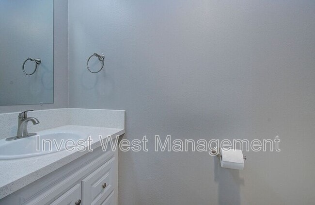 Building Photo - 224 NW 12th Ave