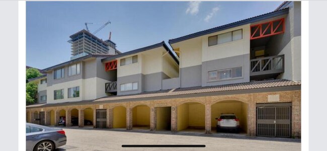 Primary Photo - 806 W 24th St