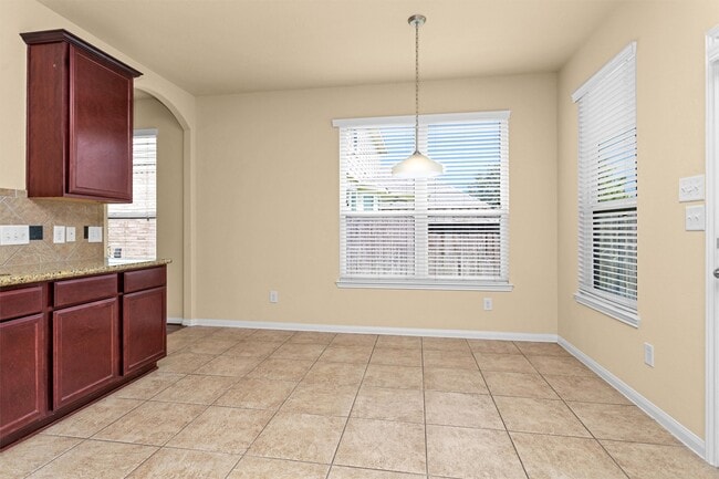 Building Photo - 24734 Colonial Maple Dr