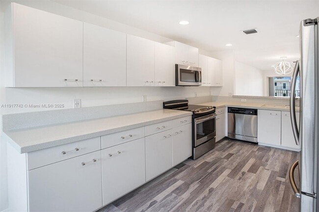 Building Photo - 1998 NE 7th St