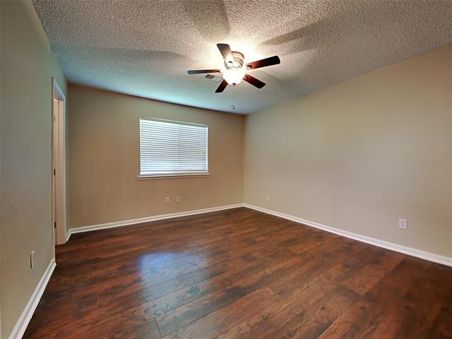 Building Photo - 3411 Old Oaks Dr