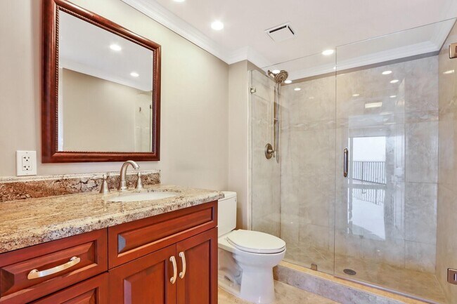 Building Photo - 5420 N Ocean Dr