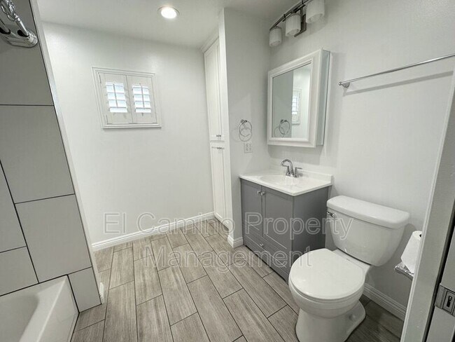 Building Photo - 8147 San Carlos Ave