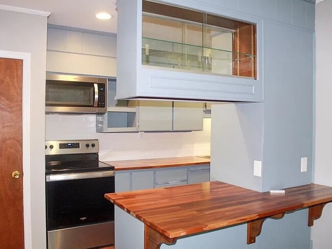 Building Photo - 136 E 57th St