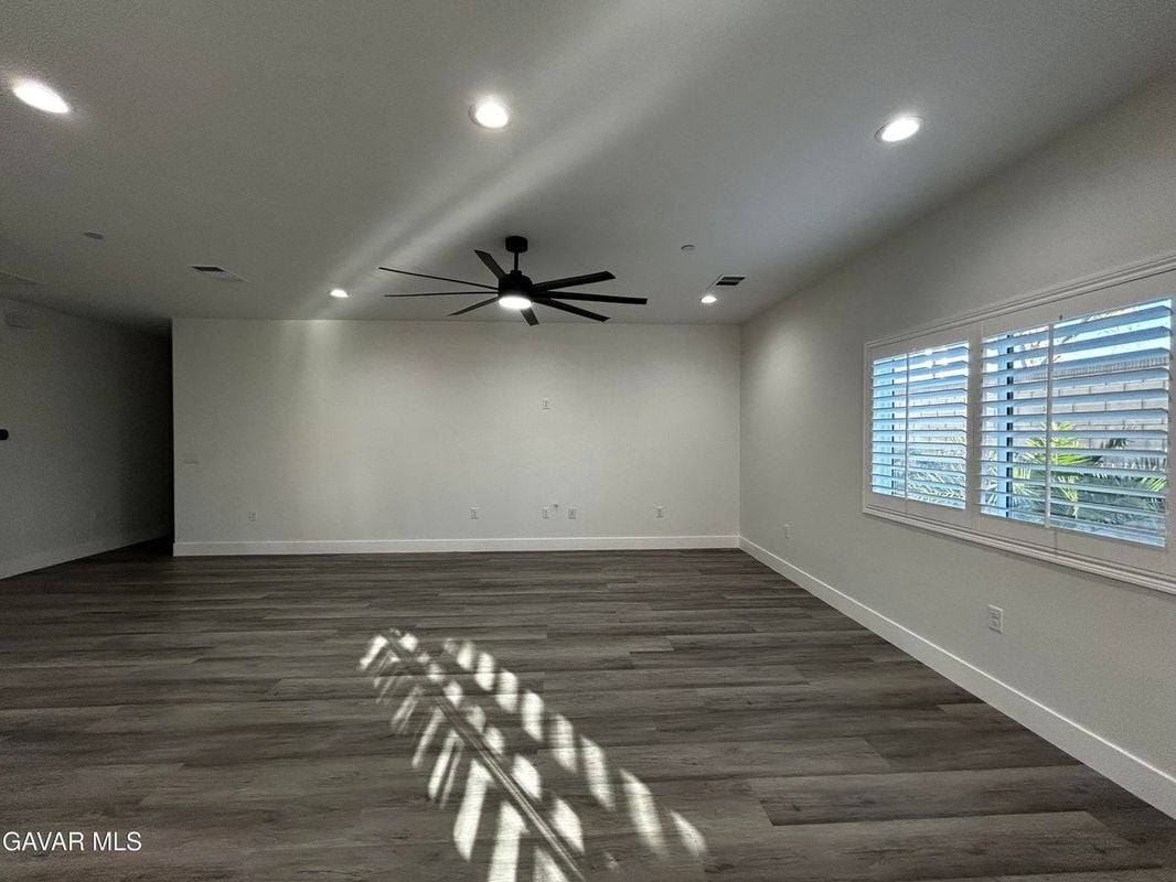 Building Photo - 3838 Balmont St