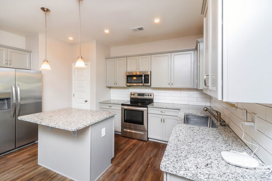 Building Photo - 109 Chapel Meadow Ln SW