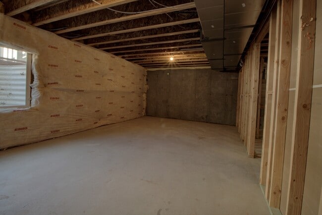 Building Photo - 4 Bedroom 2.5 Bathroom Townhome in Lehi