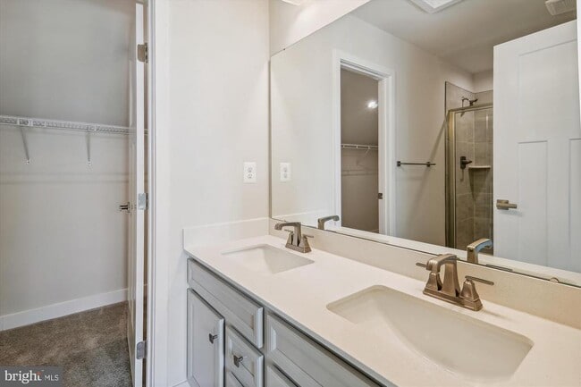 Building Photo - 4328 Ellipse Ter