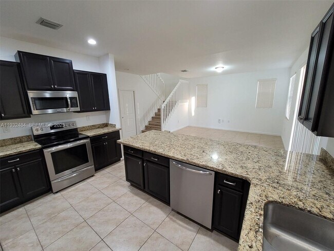 Building Photo - 156 SE 21st Terrace