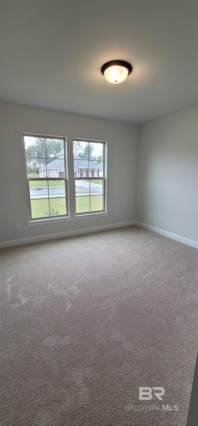 Building Photo - 6850 Summerset Dr