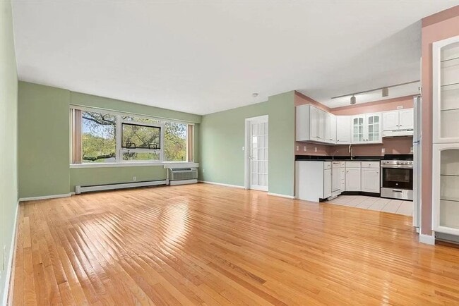 Building Photo - 10 Hammond Pond Pkwy
