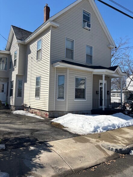 Building Photo - 18 Upham St